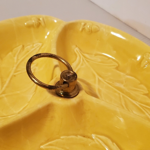 California USA Pottery Divided Dish Leaf Nut Candy Serving No. 4  Yellow VTG MCM - Picture 7 of 8
